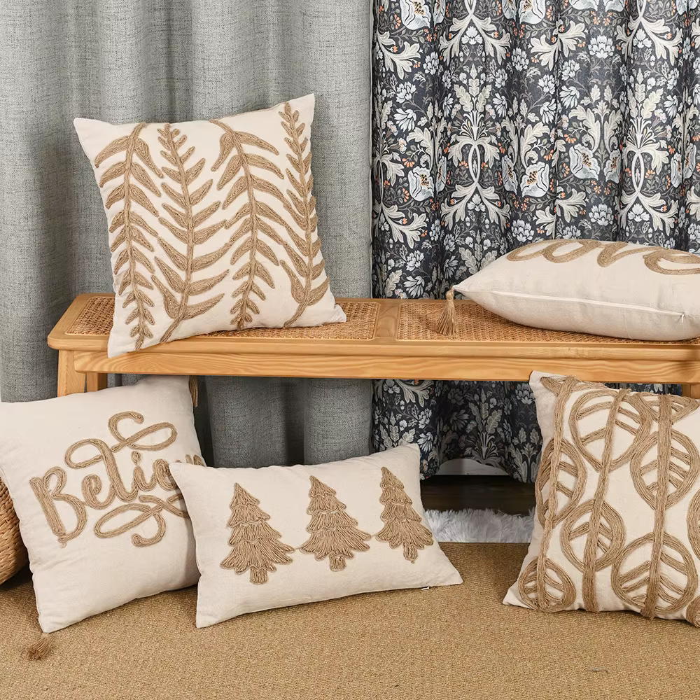 Housse de coussin en lin avec corde brodée