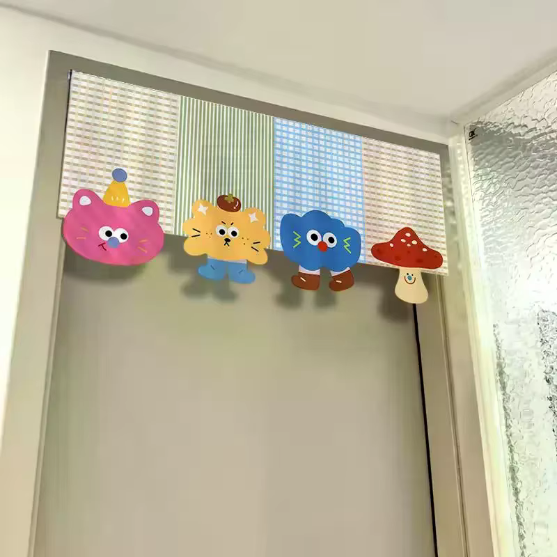 Rideau de porte court à motif de dessin animé