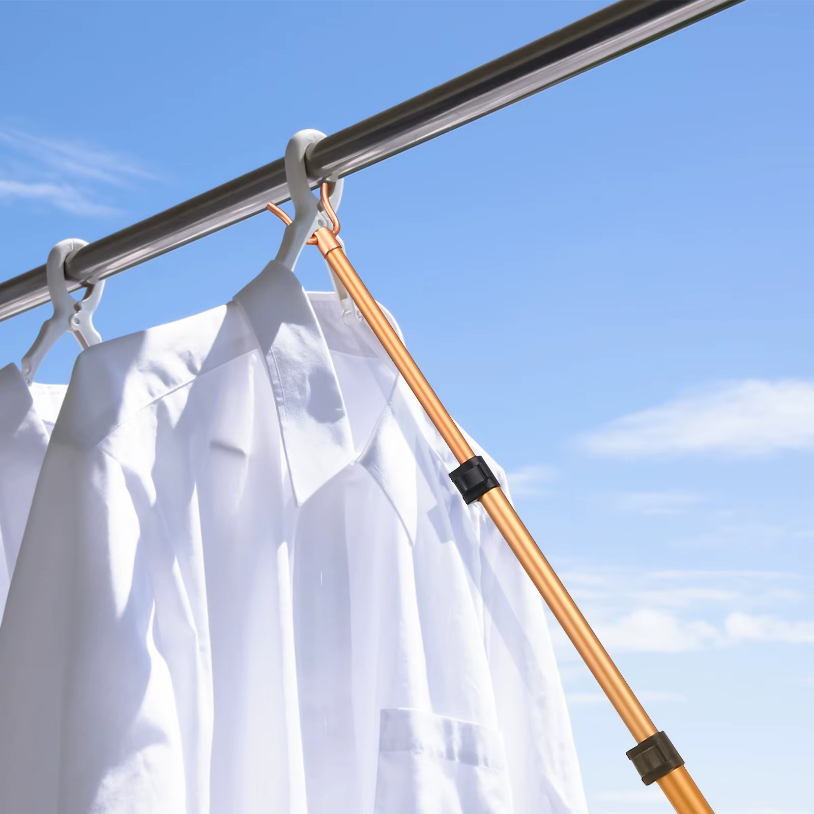 Cintre rétractable pour le séchage des vêtements