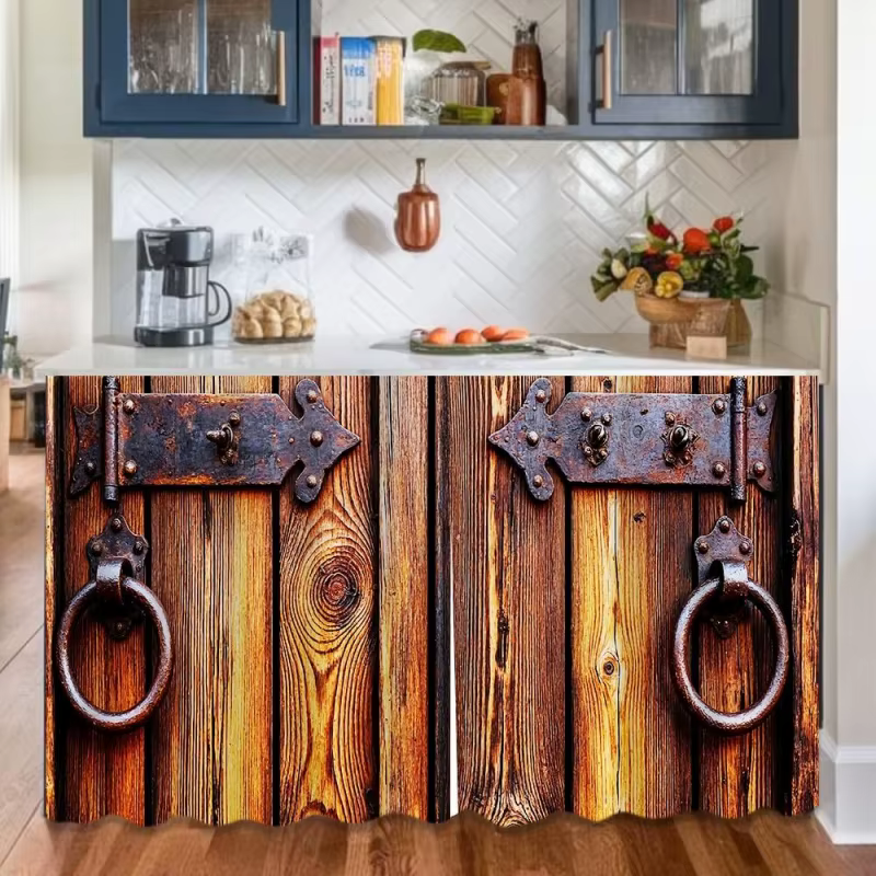 Le rideau court de cuisine VIKAMA présente un design rustique à grain de bois