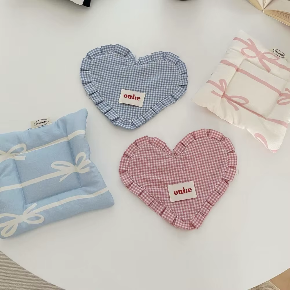 Tapis de repas à carreaux en forme de cœur INS