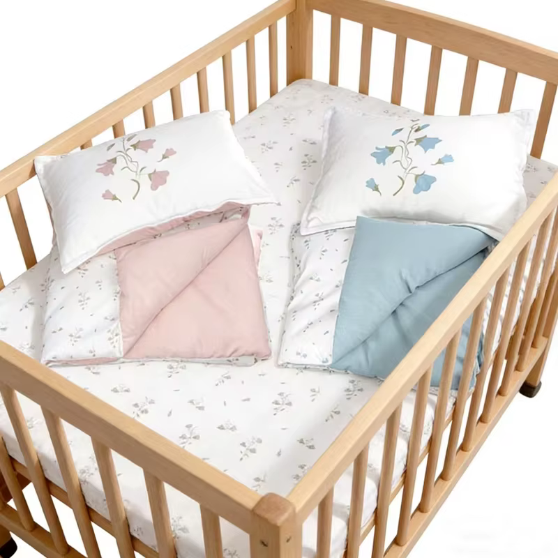 Parure de lit Ali layette SS26 Home flowers avec housse de couette imprimée