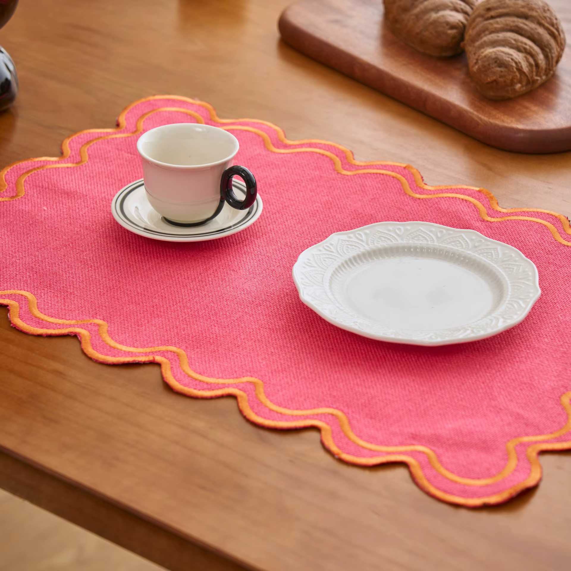 1/4/6/8 pièces de sets de table brodés rouge rose