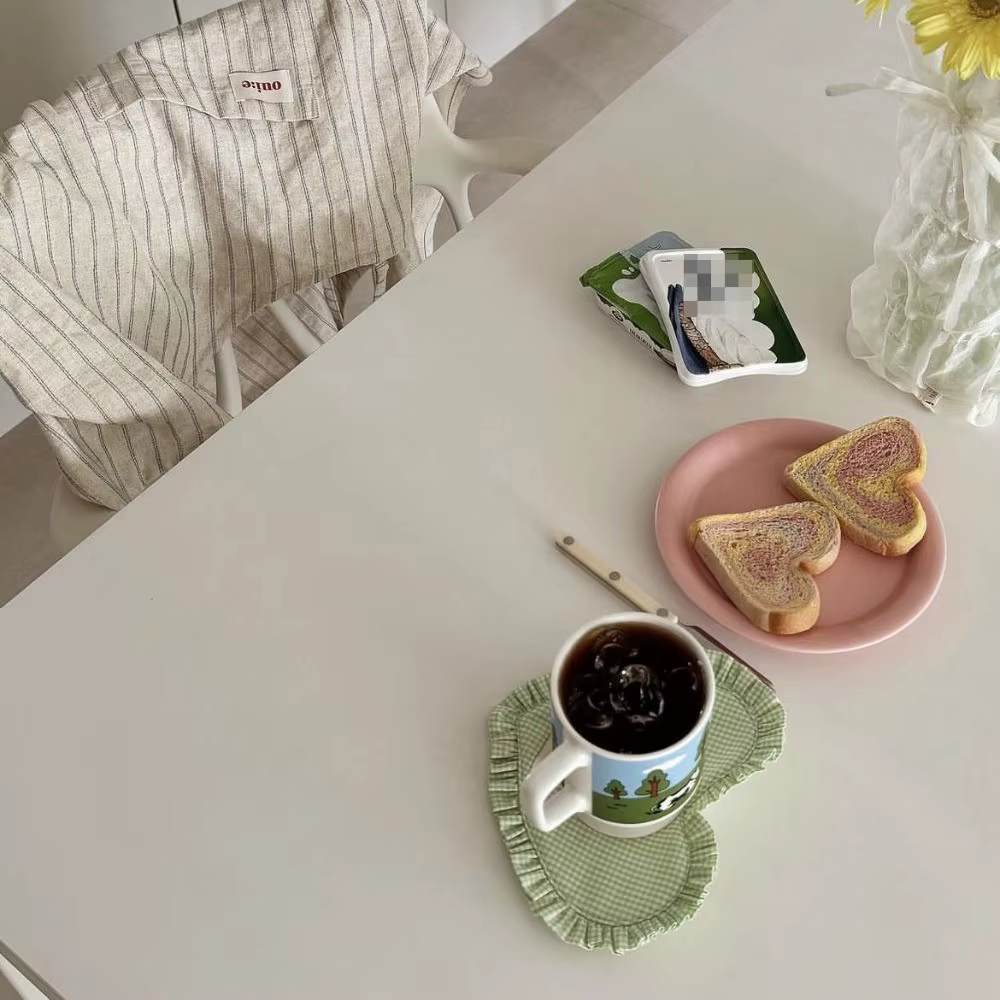 Tapis de repas à carreaux en forme de cœur