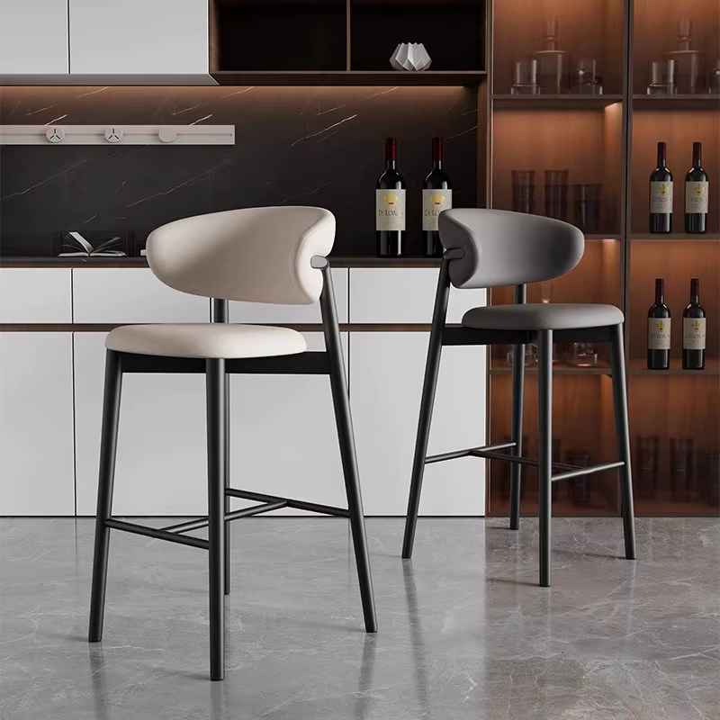 Tabourets de bar minimalistes de style italien