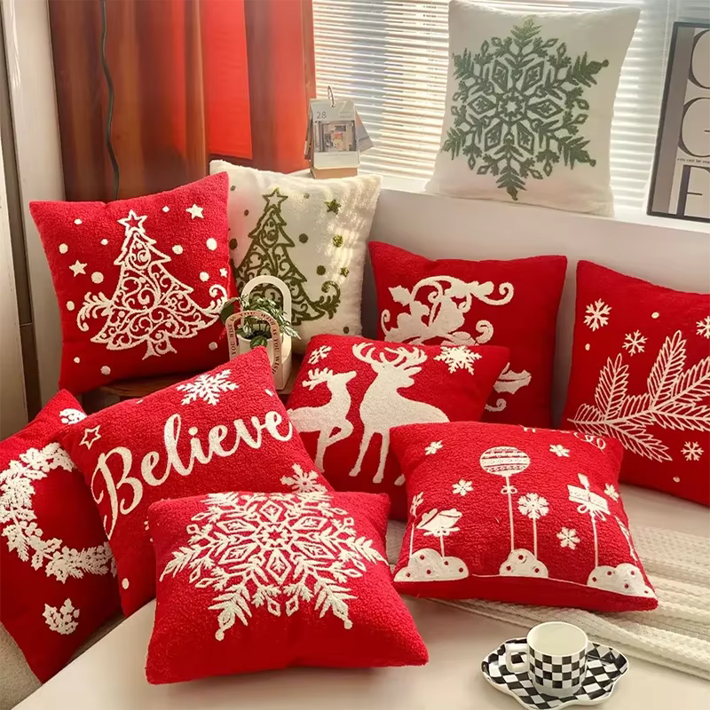 Juste de coussin en peluche brodée pour Noël et le nouvel an