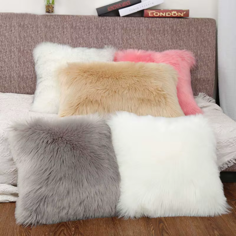 Housse de coussin nordique en fausse fourrure