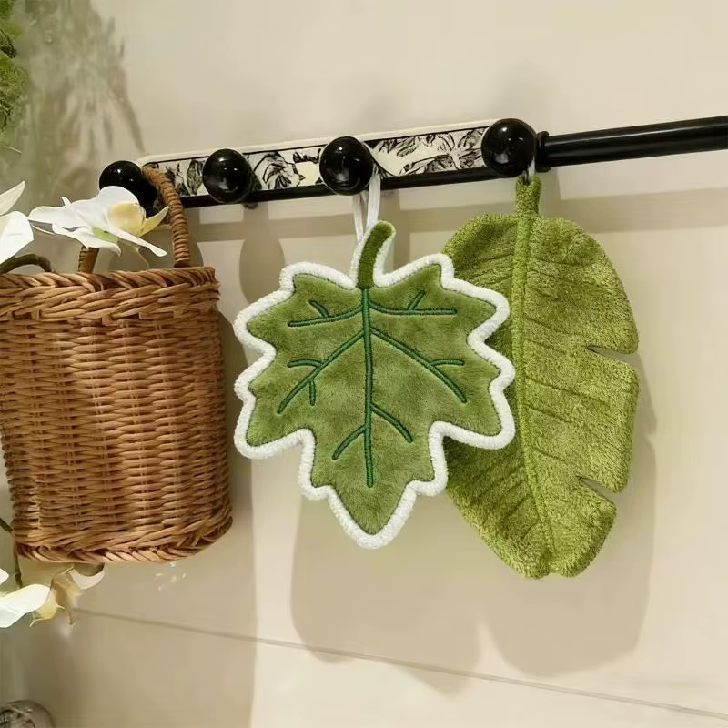 Serviette à main créative en forme de feuille de plante
