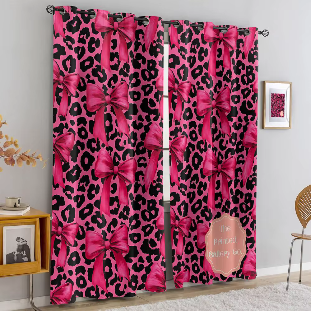 2 panneaux de rideaux occultants imprimés en satin rose léopard avec nœuds