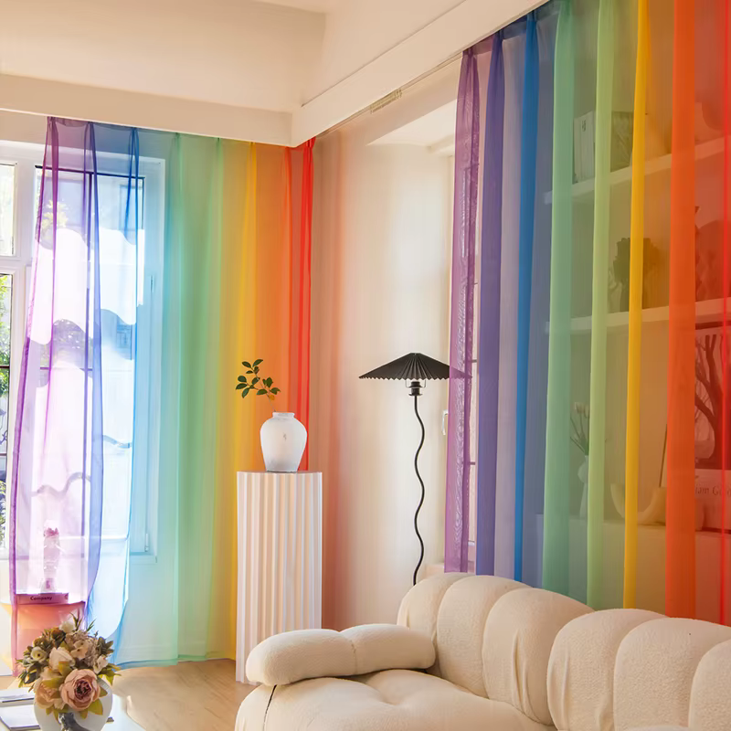 Rideau transparent de couleur dégradée