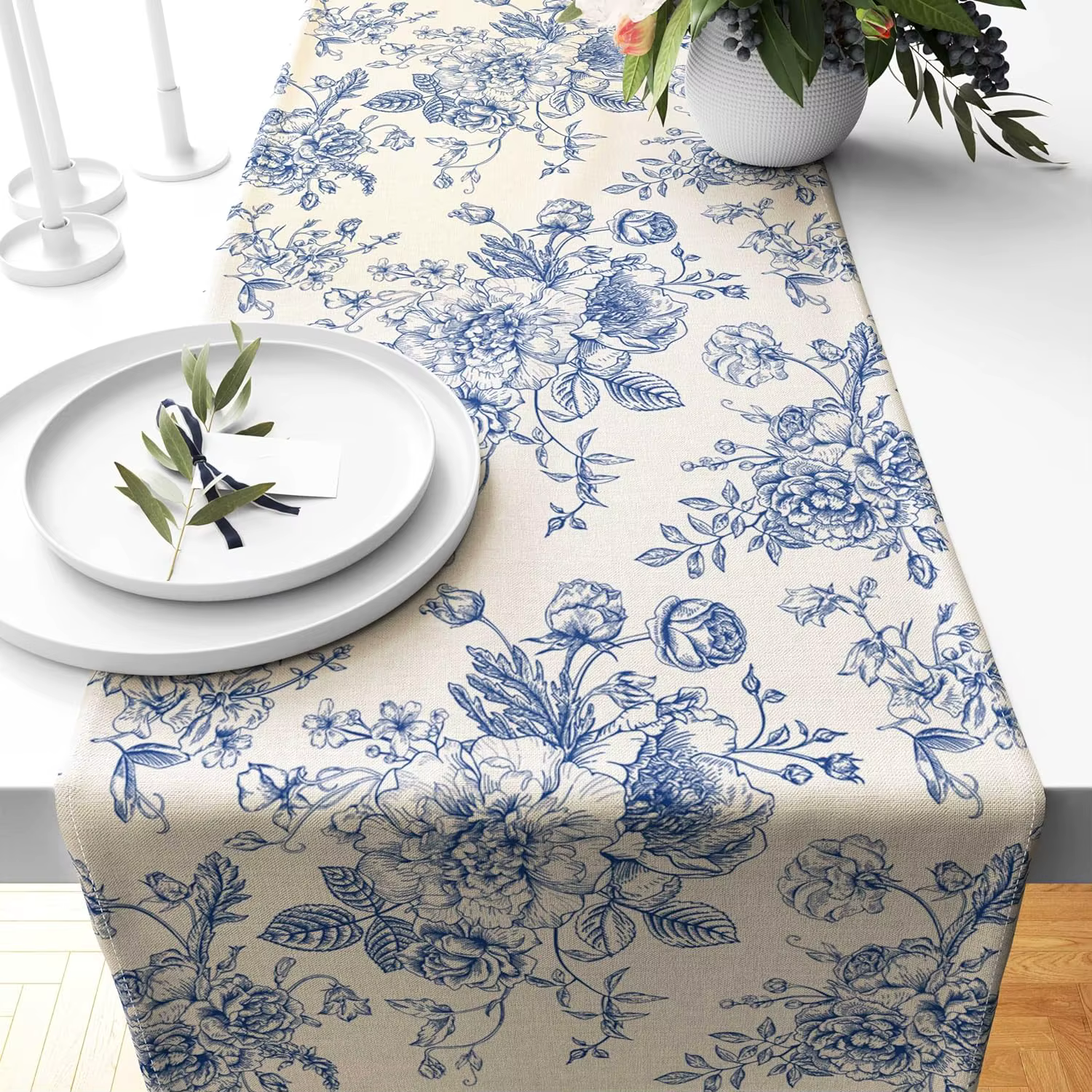 Chinoiserie – chemin de Table en lin à fleurs bleues