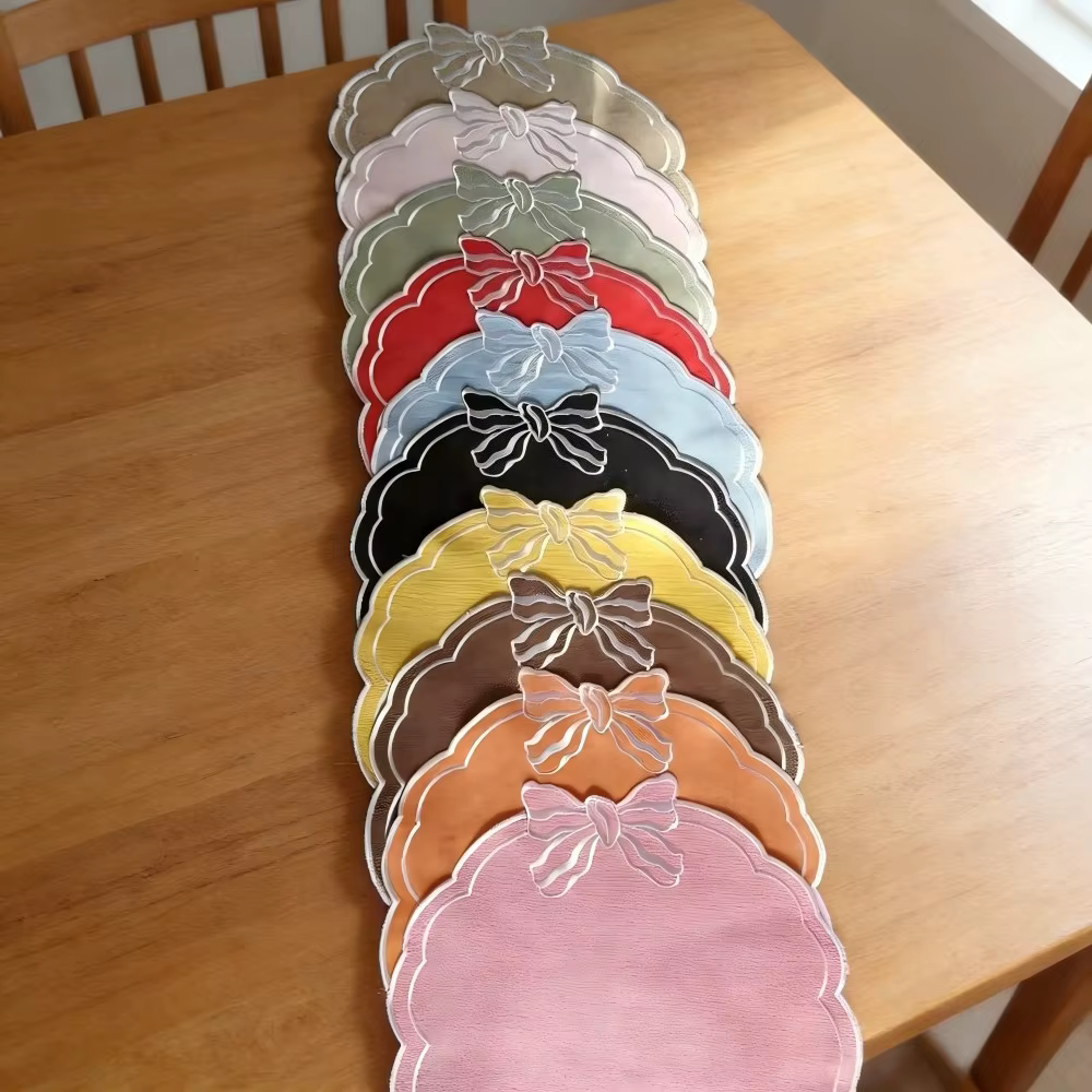 Set de table brodé en lin avec nœud