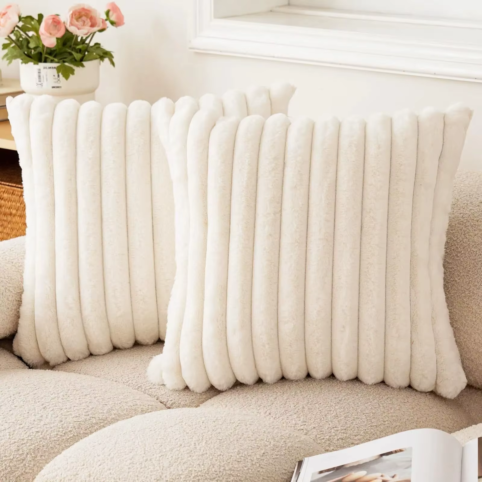 Housse de coussin carrée en fausse fourrure de lapin