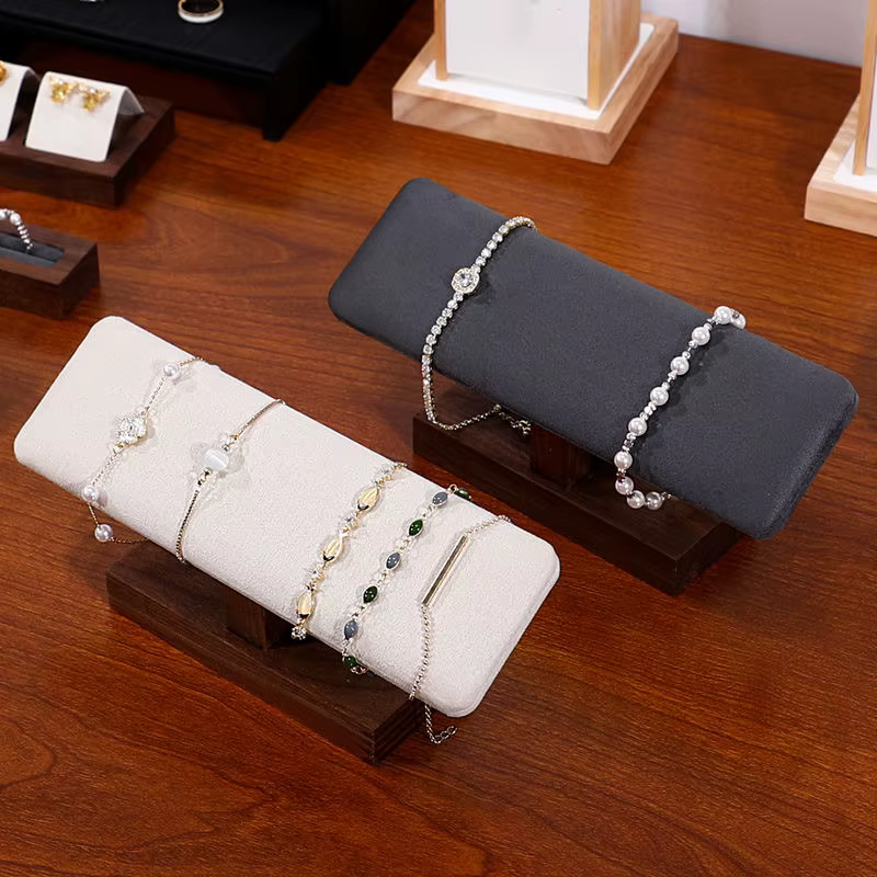 Présentoir de comptoir haut de gamme en bois de noyer pour montres et bijoux