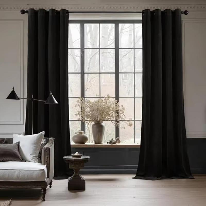 Rideau en velours noir demi- occultant
