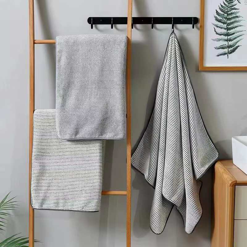 Ensemble de serviettes rayées en bambou à séchage rapide